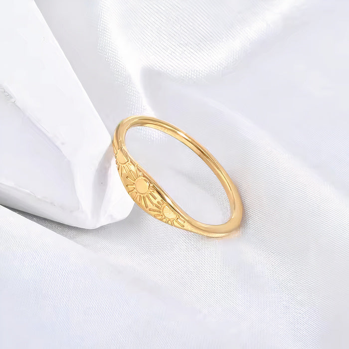 Golden Vintage Detail Ring